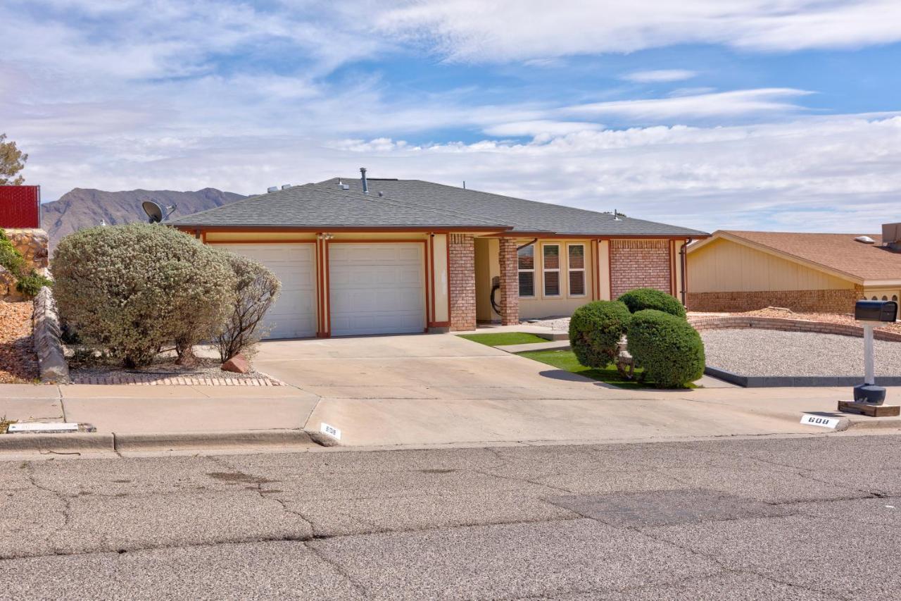 Home With Mountain View/Pool/Tub El Paso Bagian luar foto