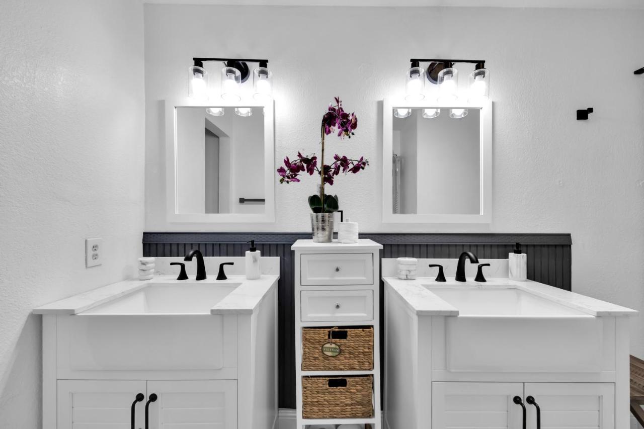 Home With Mountain View/Pool/Tub El Paso Bagian luar foto
