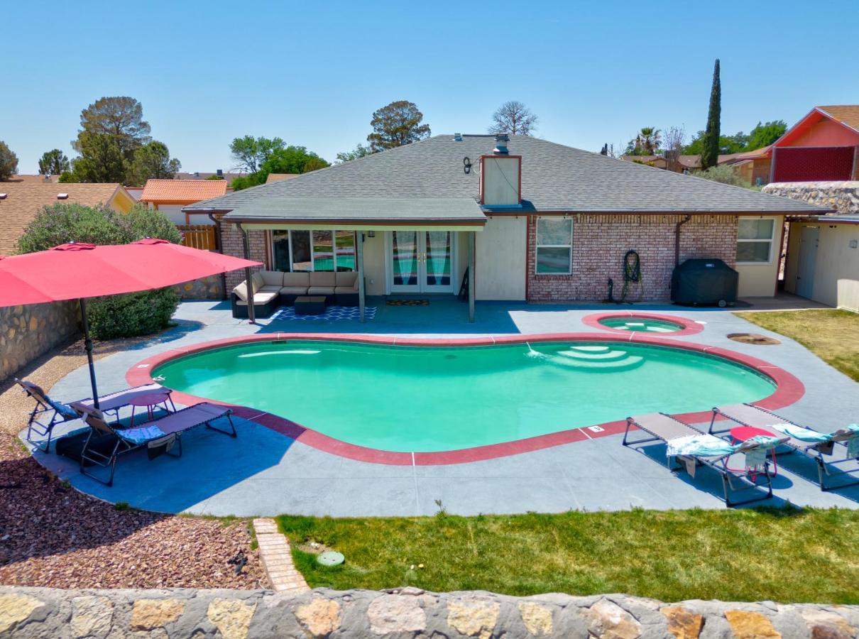 Home With Mountain View/Pool/Tub El Paso Bagian luar foto