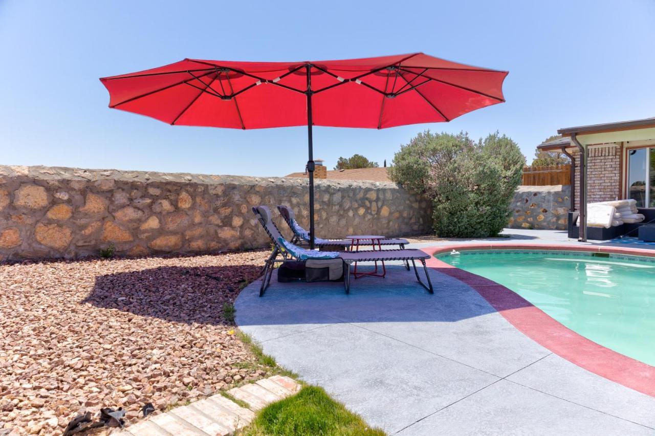Home With Mountain View/Pool/Tub El Paso Bagian luar foto