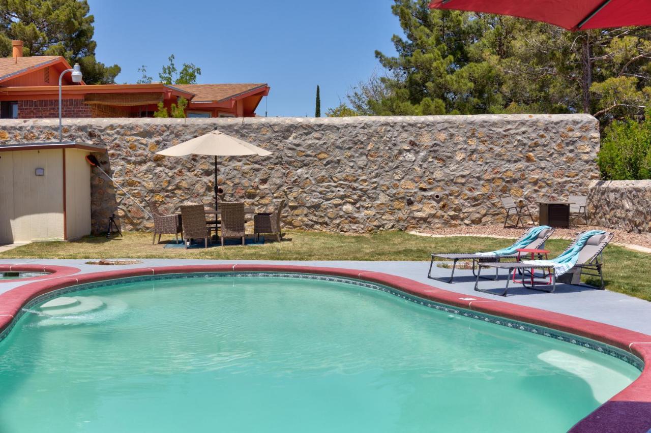 Home With Mountain View/Pool/Tub El Paso Bagian luar foto