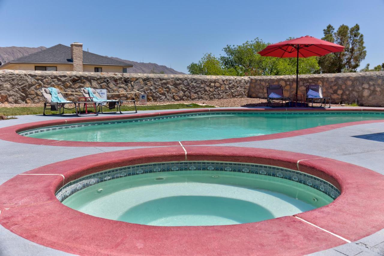 Home With Mountain View/Pool/Tub El Paso Bagian luar foto