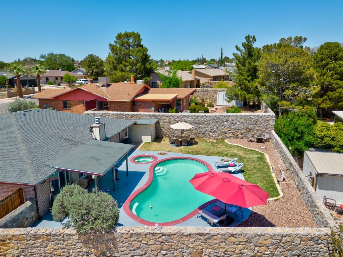 Home With Mountain View/Pool/Tub El Paso Bagian luar foto